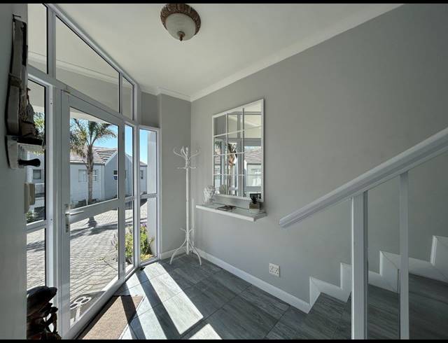 3 BEDROOM APARTMENT FOR SALE IN ASTON BAY